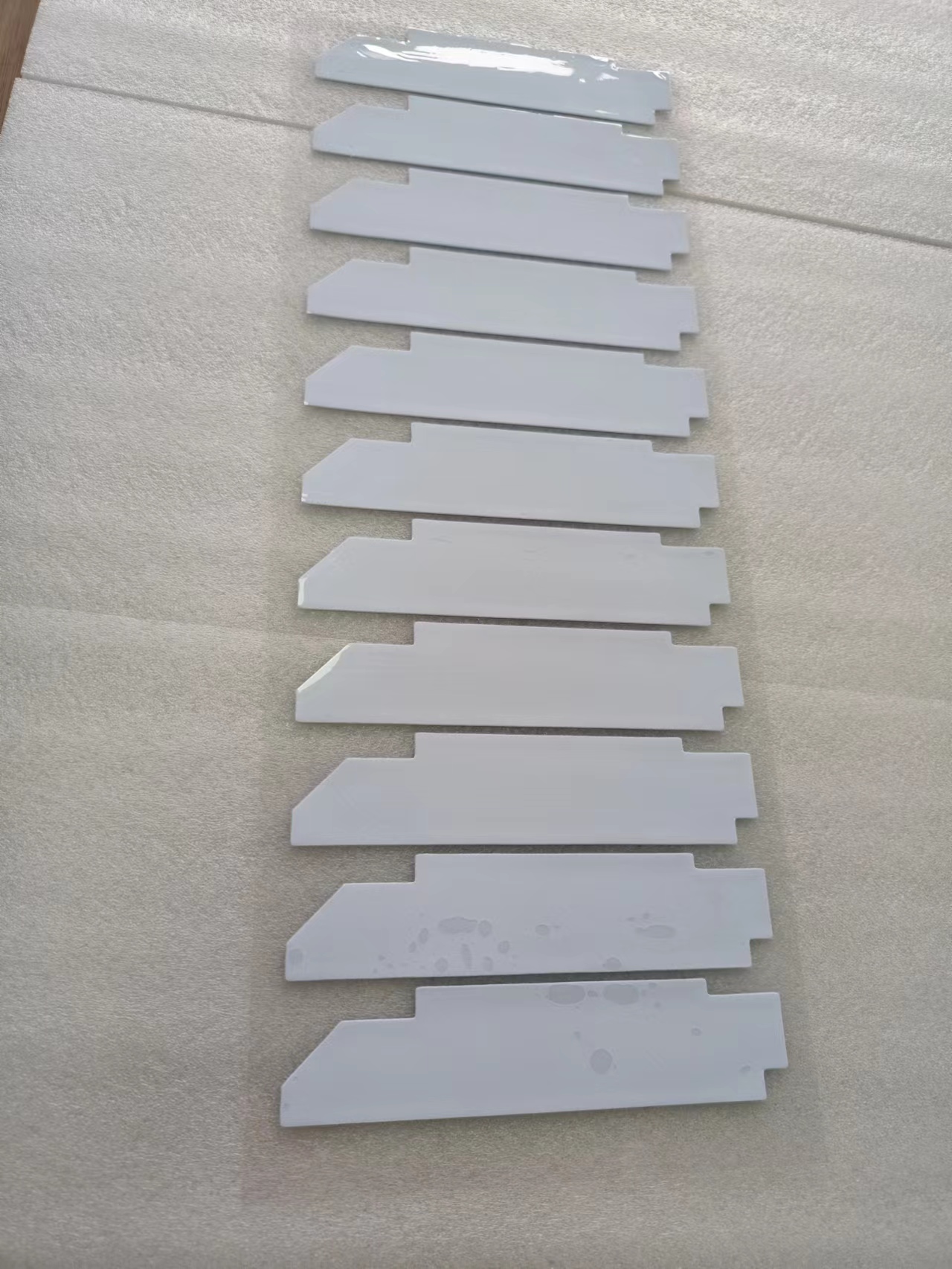 無硅導(dǎo)熱硅膠墊片